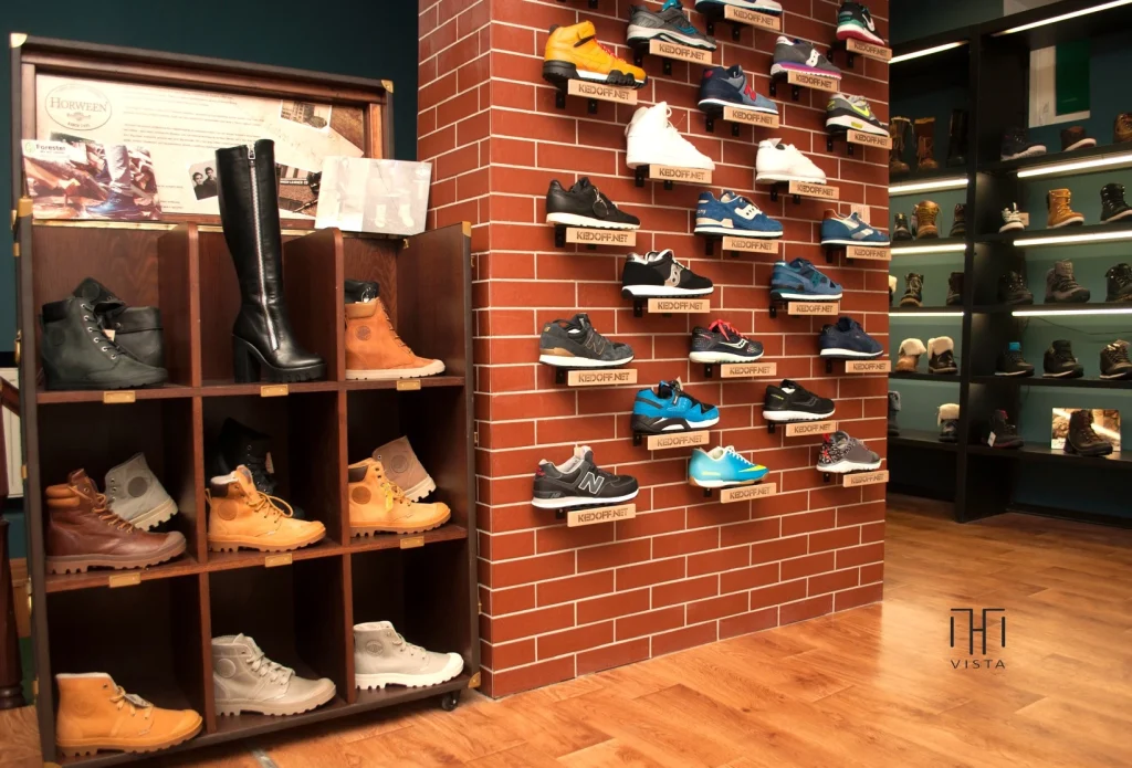 چرا دکوراسیون مغازه کفش فروشی مهم است